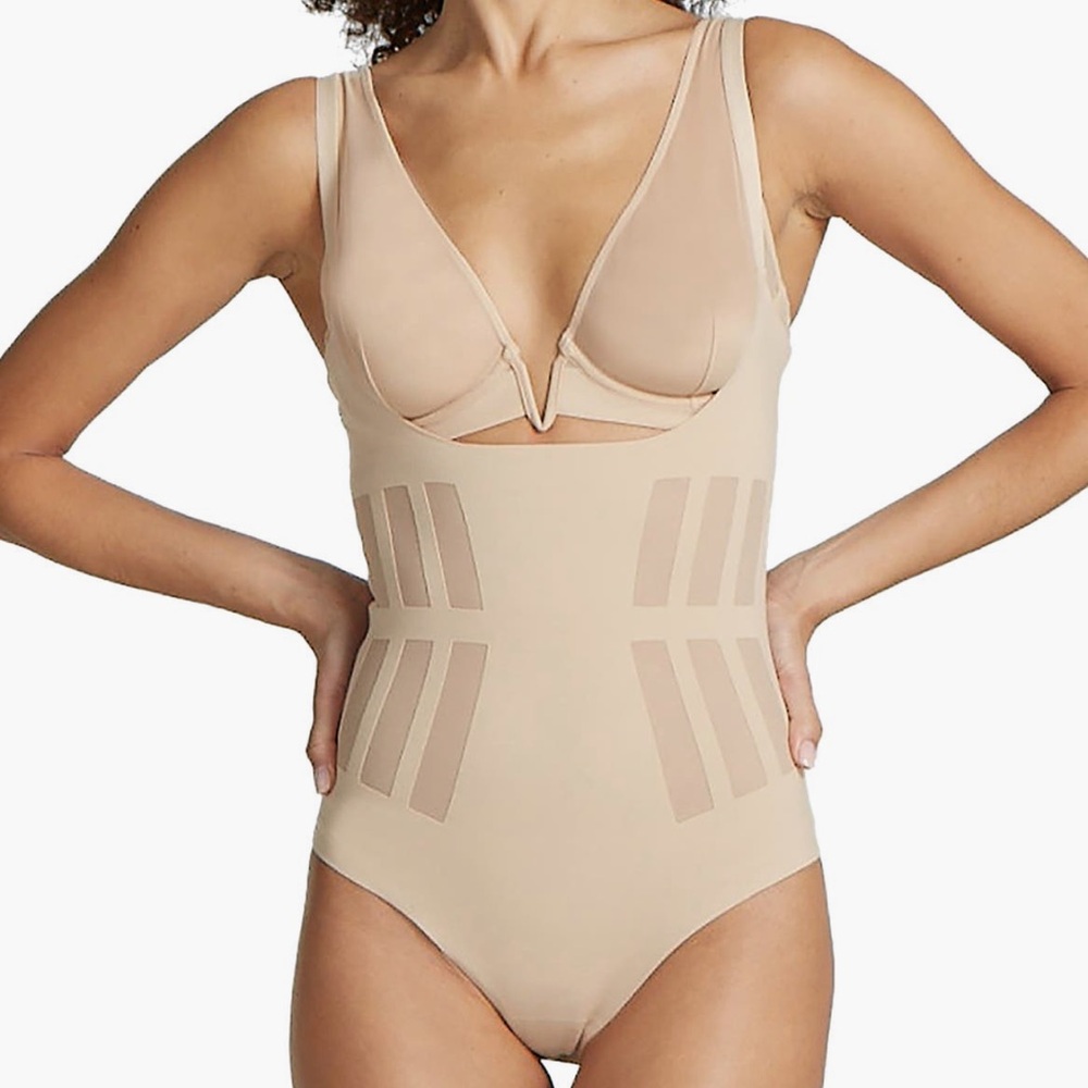 NEW Commando Luxe Control Bodysuit in Beige